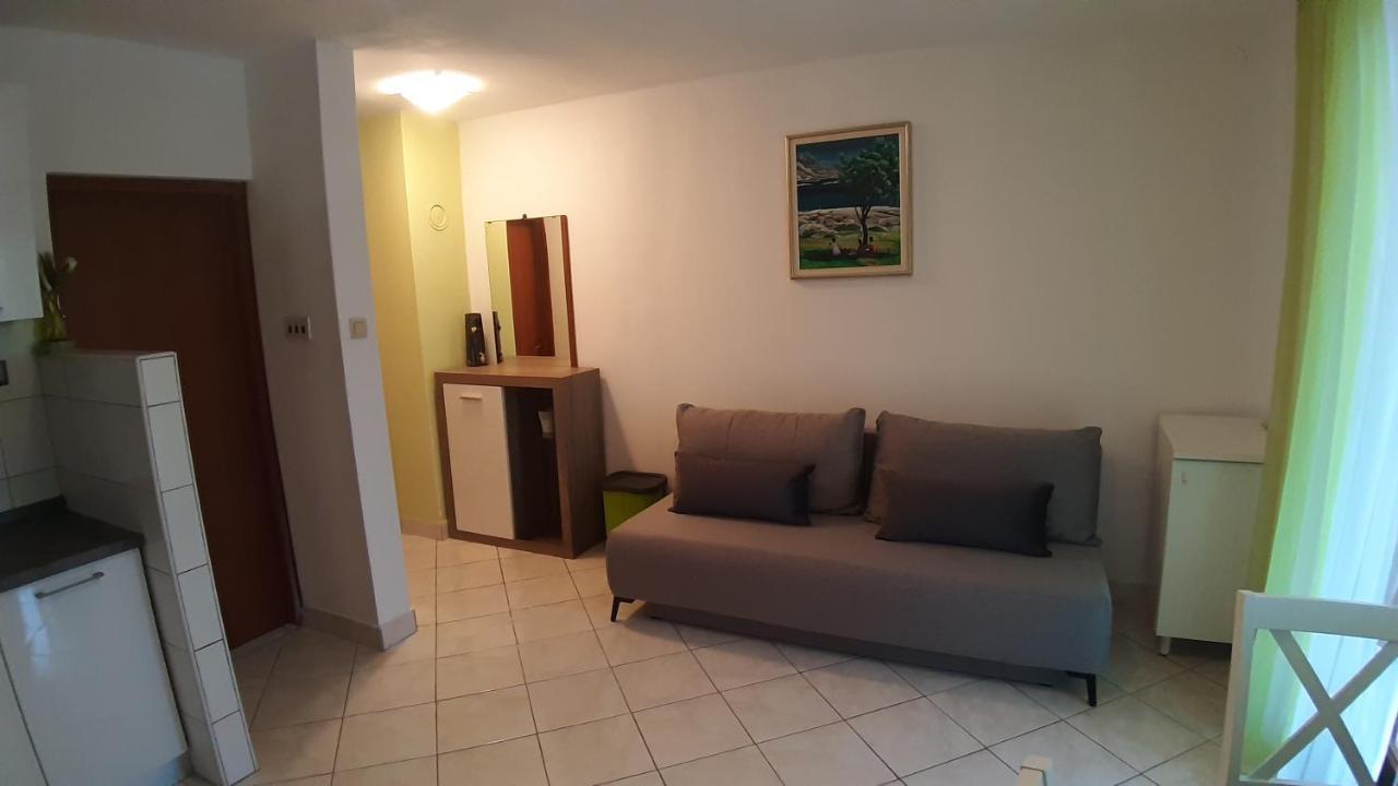 Apartments Rendulic Malinska Bagian luar foto
