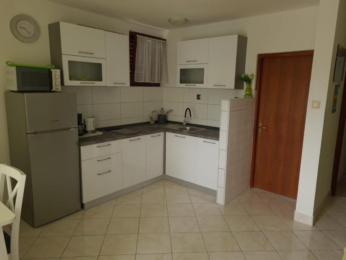 Apartments Rendulic Malinska Bagian luar foto