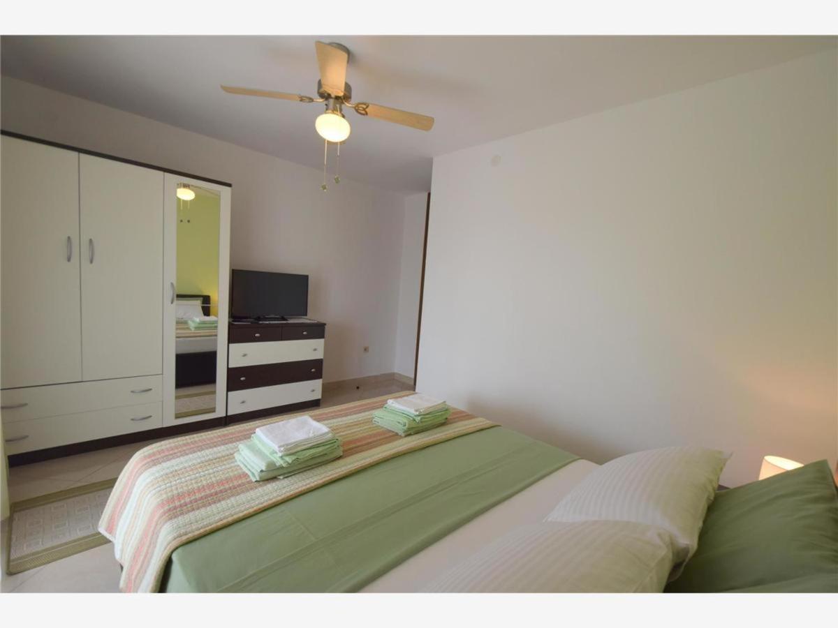Apartments Rendulic Malinska Bagian luar foto