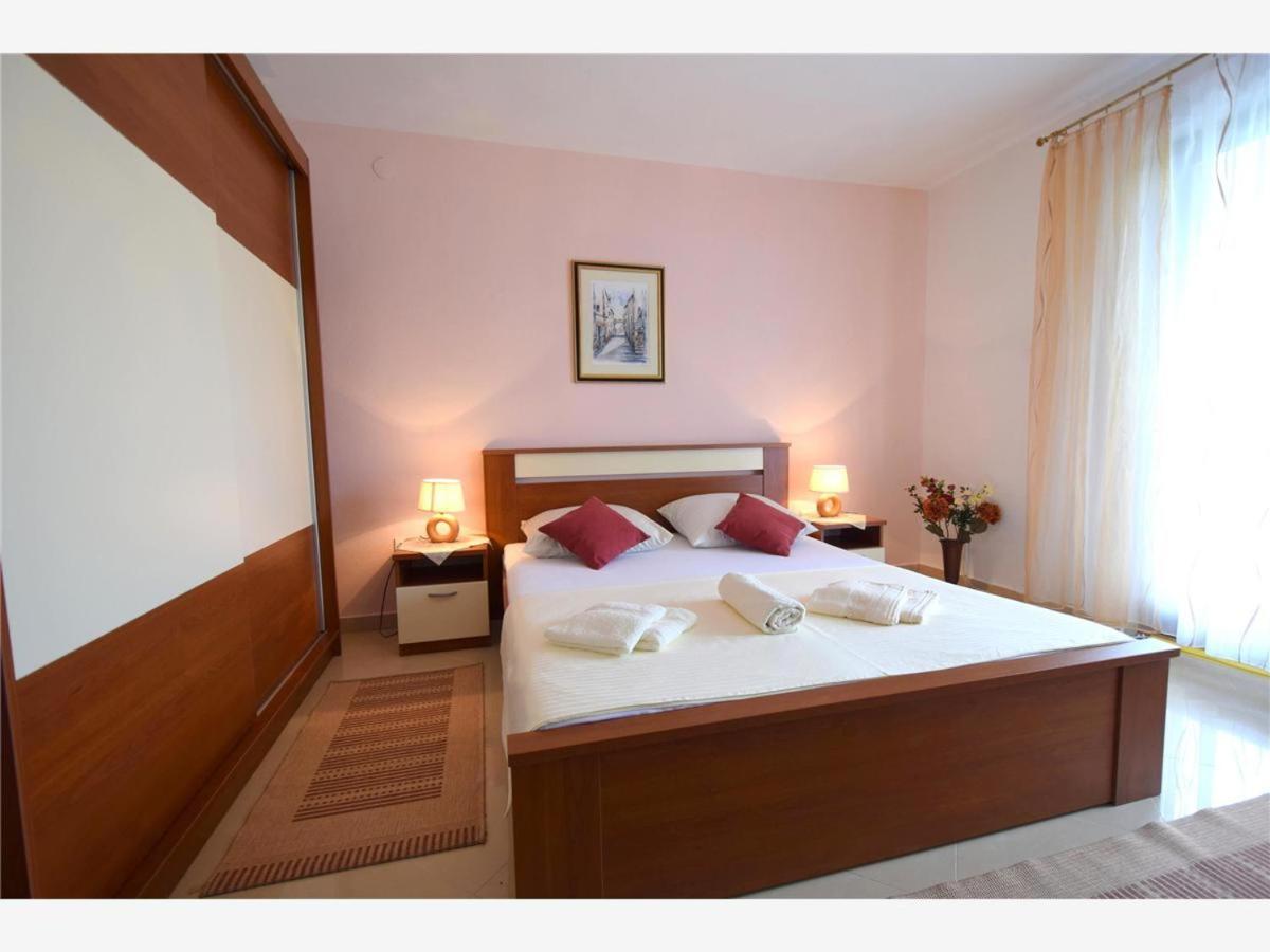 Apartments Rendulic Malinska Bagian luar foto