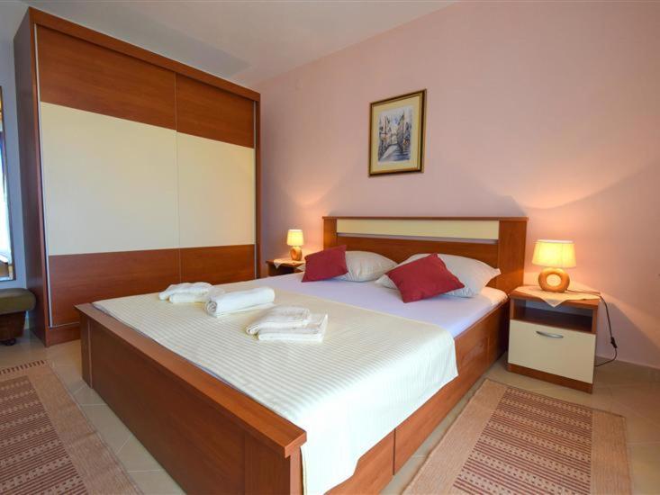Apartments Rendulic Malinska Bagian luar foto