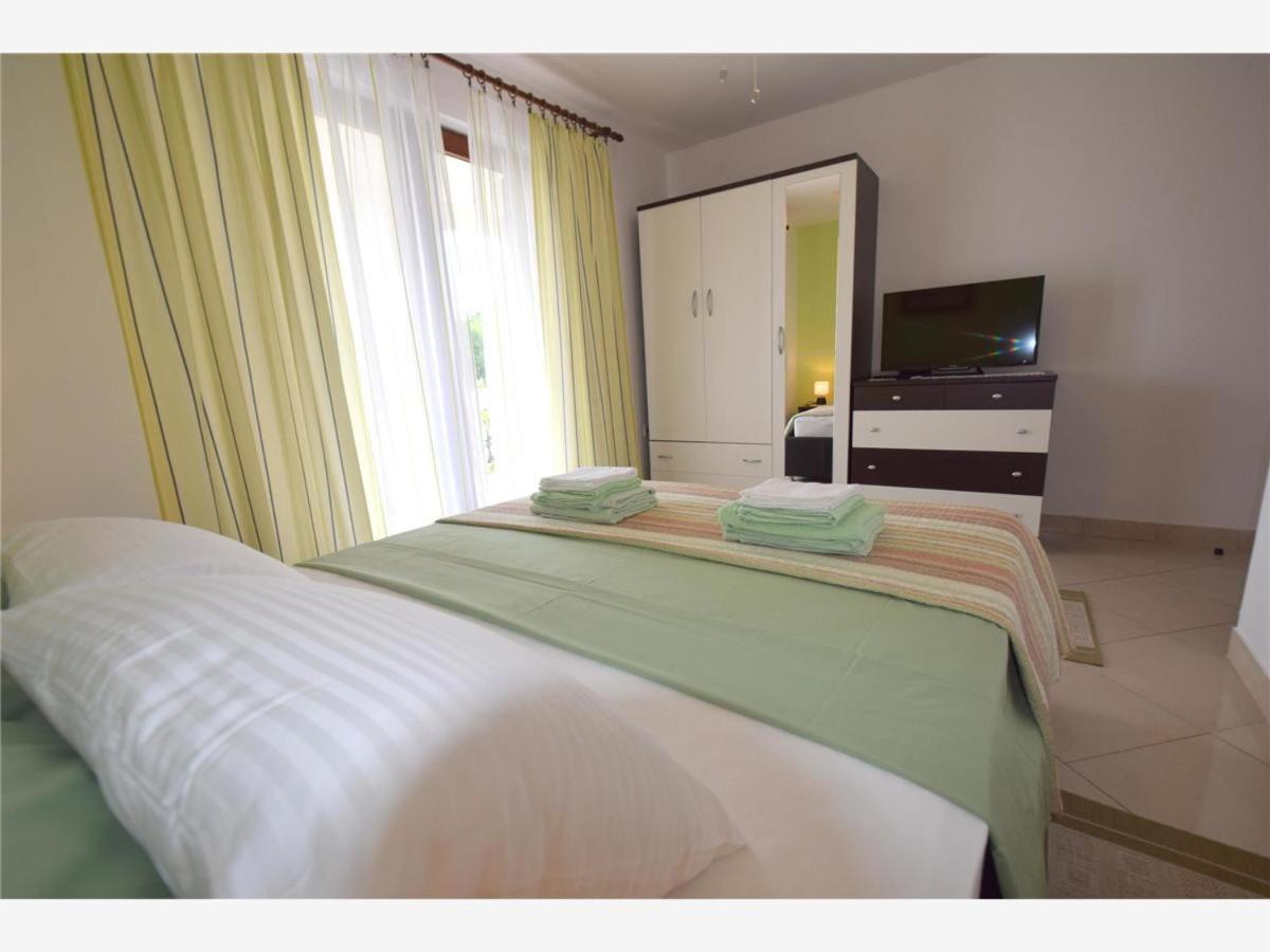 Apartments Rendulic Malinska Bagian luar foto