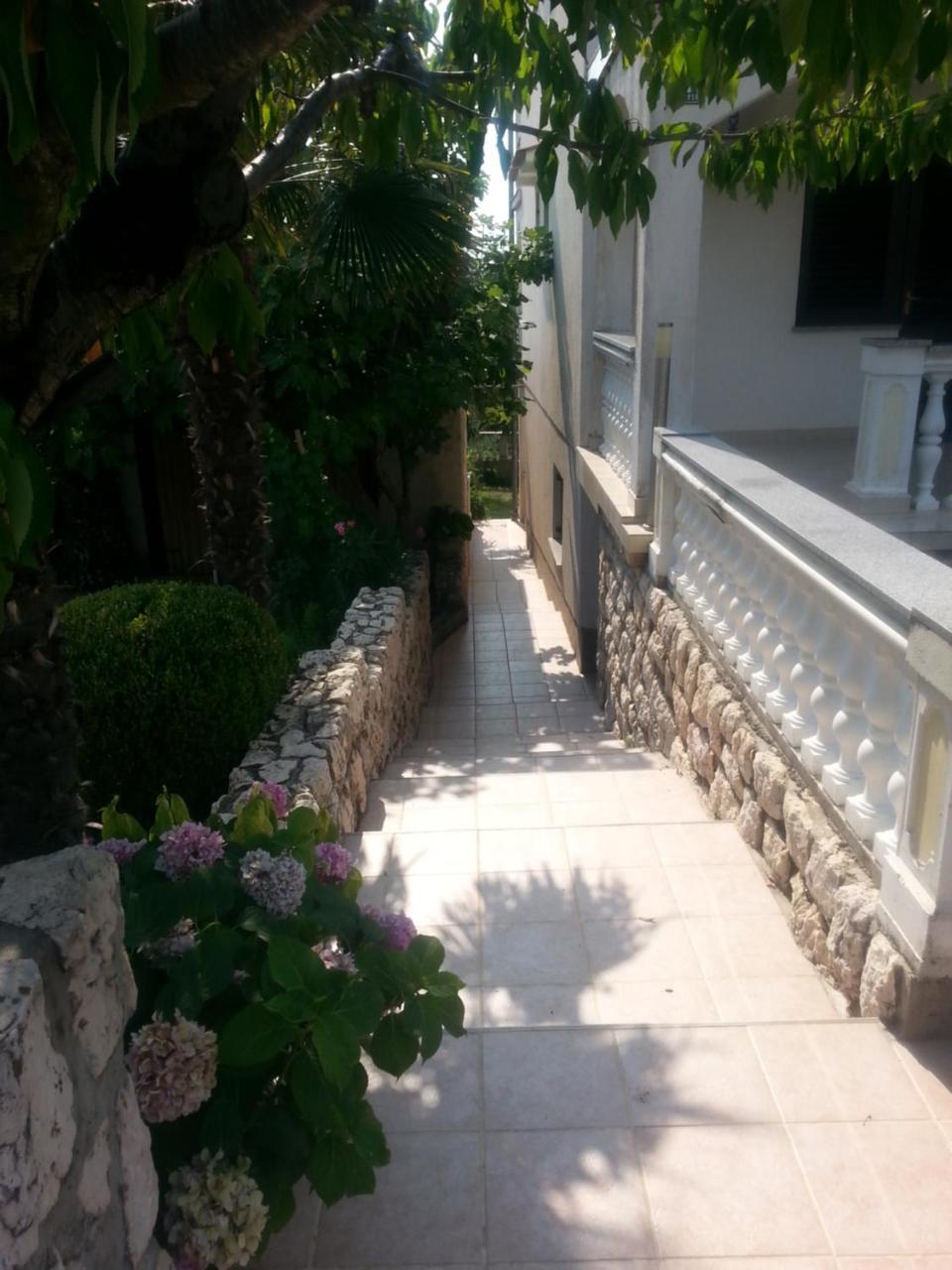 Apartments Rendulic Malinska Bagian luar foto