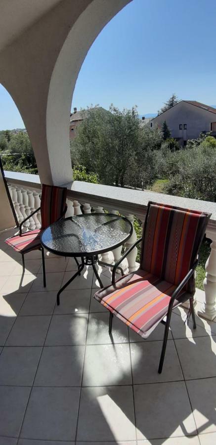 Apartments Rendulic Malinska Bagian luar foto